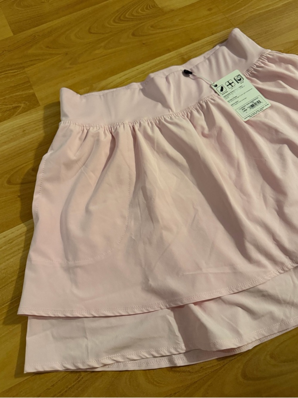 Footjoy NWT “women’s lightweight woven skirt” pale pink with layers size large